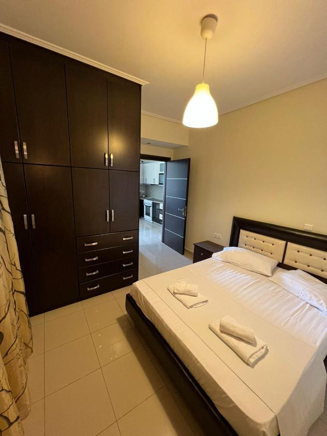 Adam Apartments Sarande Bagian luar foto